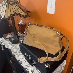 Elegant Tan Shoulder Bag